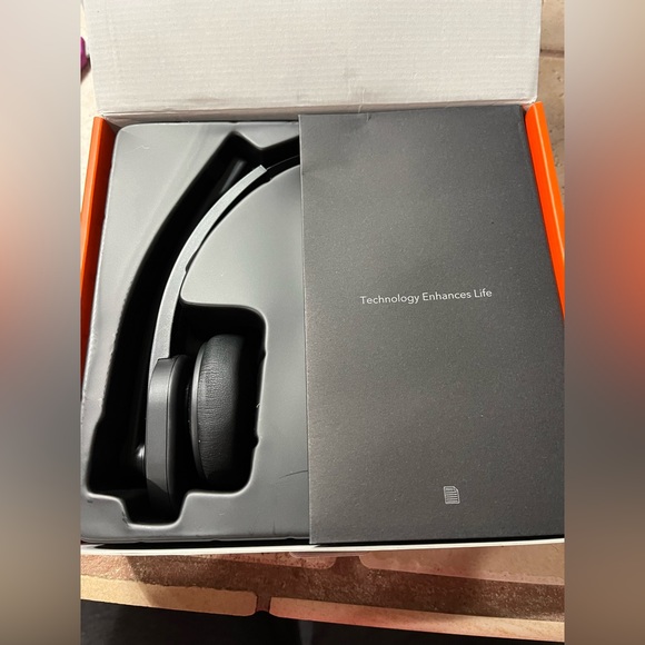 Taotronics Wireless Mono Headset - New! - Picture 2 of 3